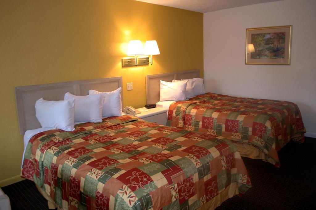 Budget Host Inn Sandusky Exterior foto